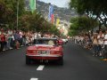 Desfile dos clássicos pelo Centro do Funchal com milhares de pessoas a assistir.jpg