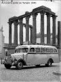 Autocarro Junto ao Templo 1940.jpg