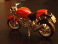 111-DucatiMonster900-Bburago_03.jpg