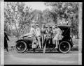 Flappers Posing with Their Classic Cars in the 1920s (15).jpg