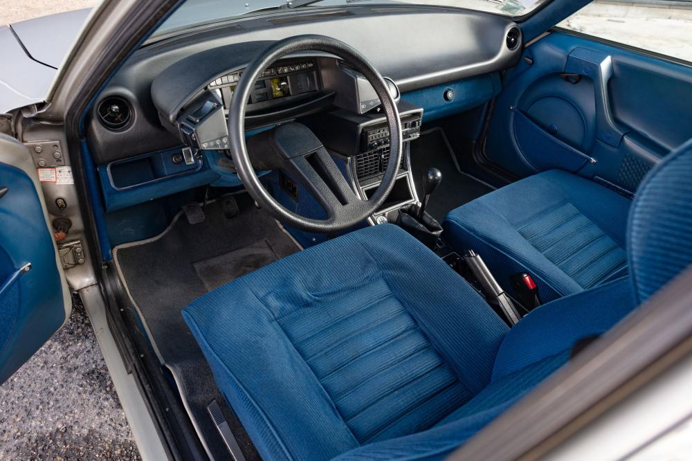 Citroën CX 2400 Super.jpg