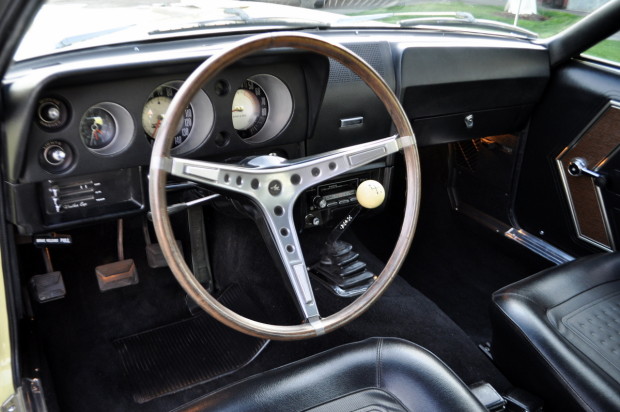 1968-AMC-AMX-dash.jpg