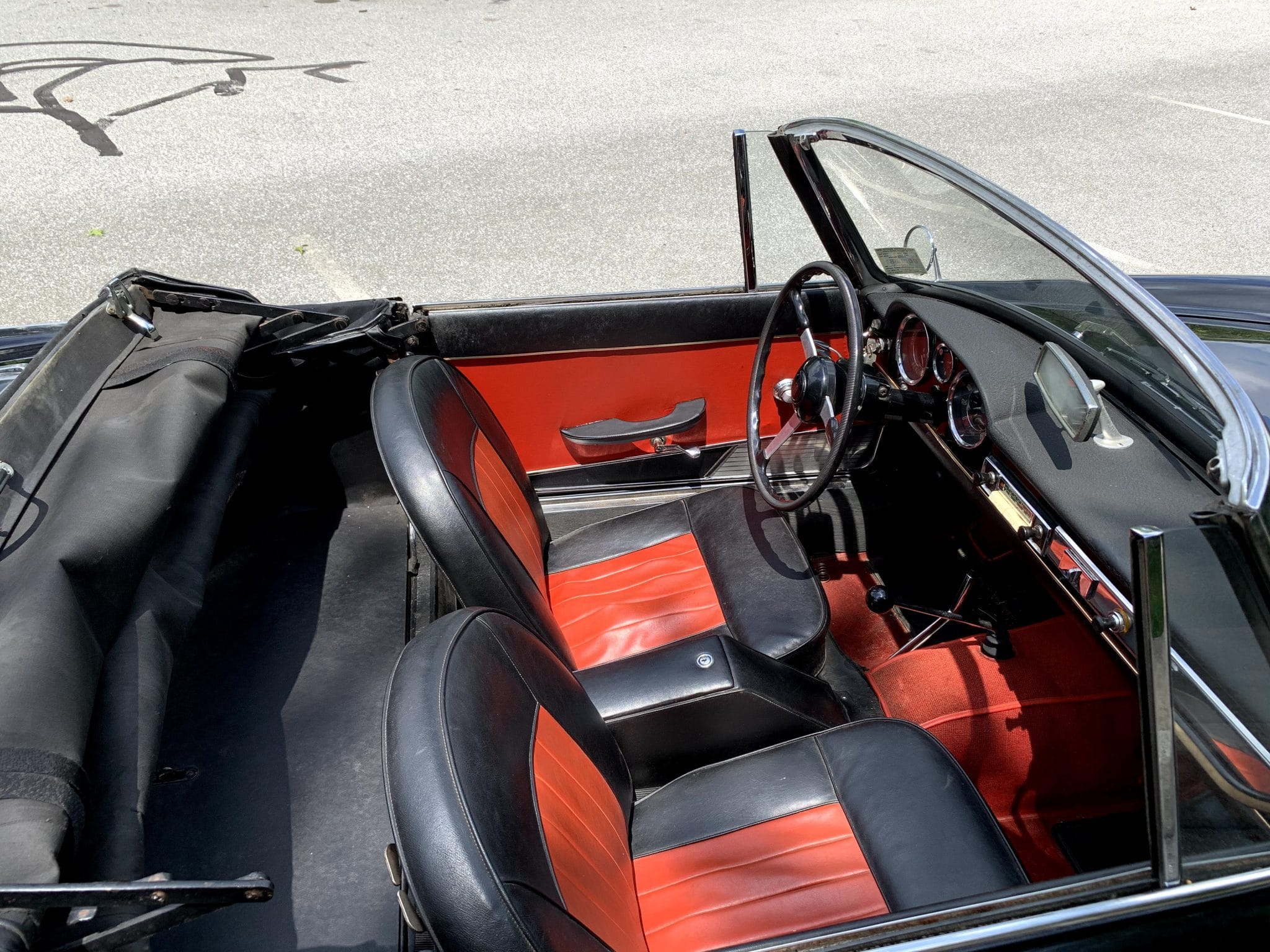 Fiat 1200 Cabriolet (1).jpg