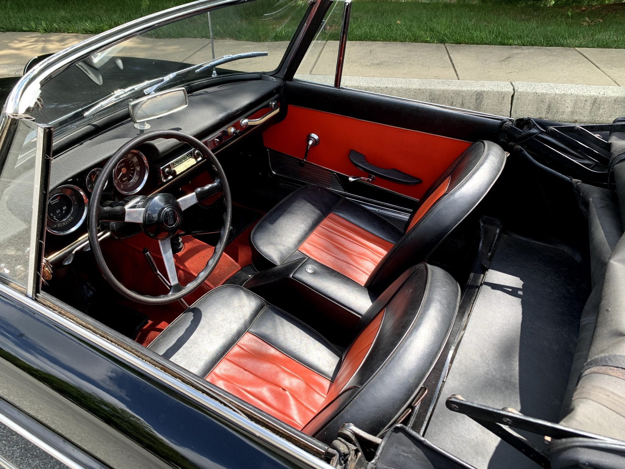 Fiat 1200 Cabriolet (3).jpg
