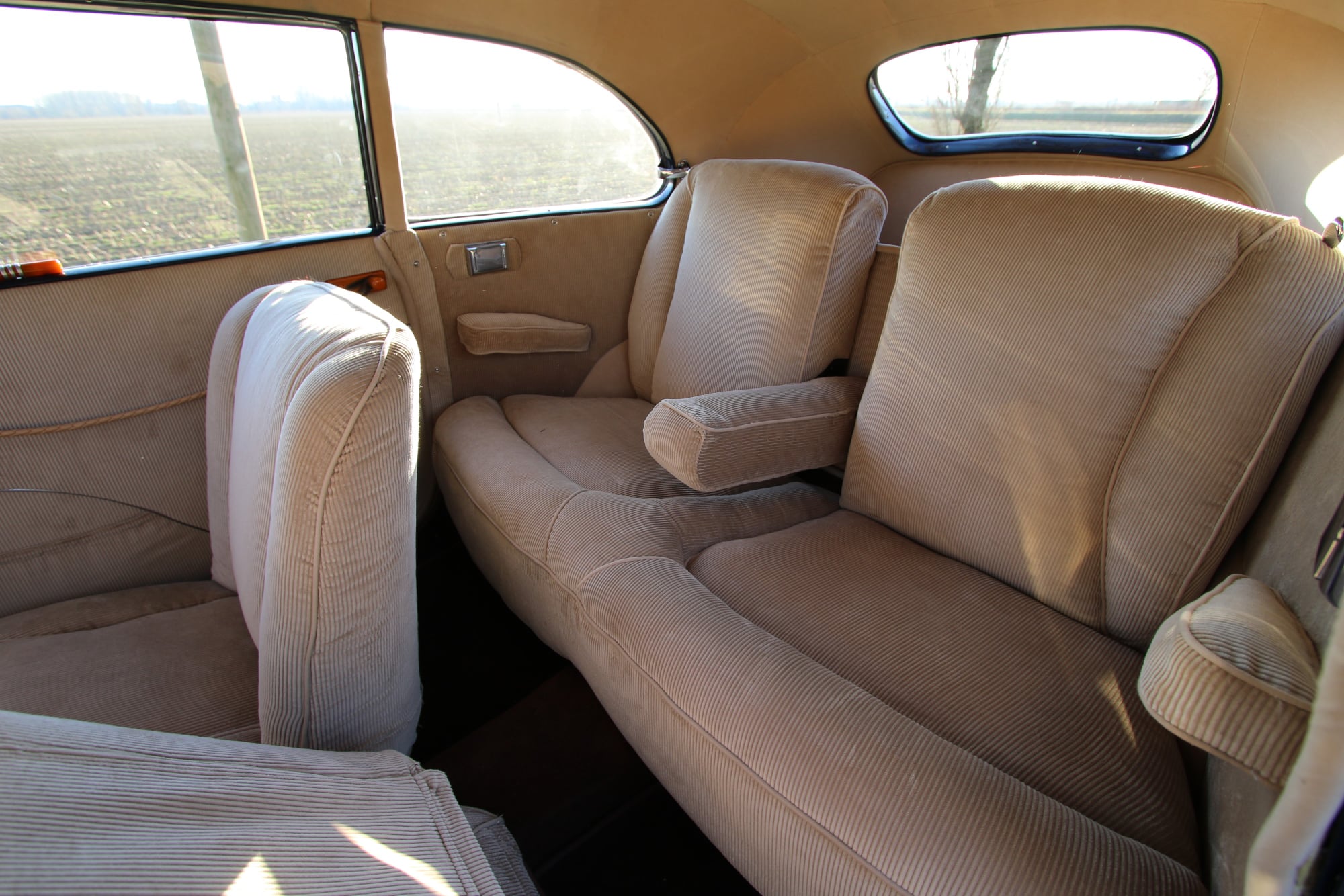 FIAT 1500 6C BERLINETTA SUPERLEGGERA (2).jpg