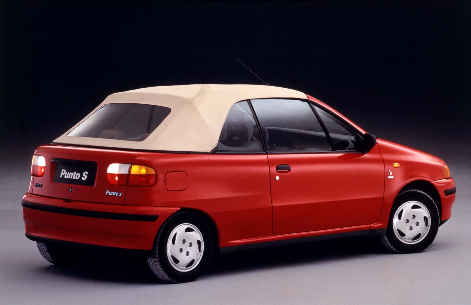 Fiat Punto Cabrio S (2).jpg
