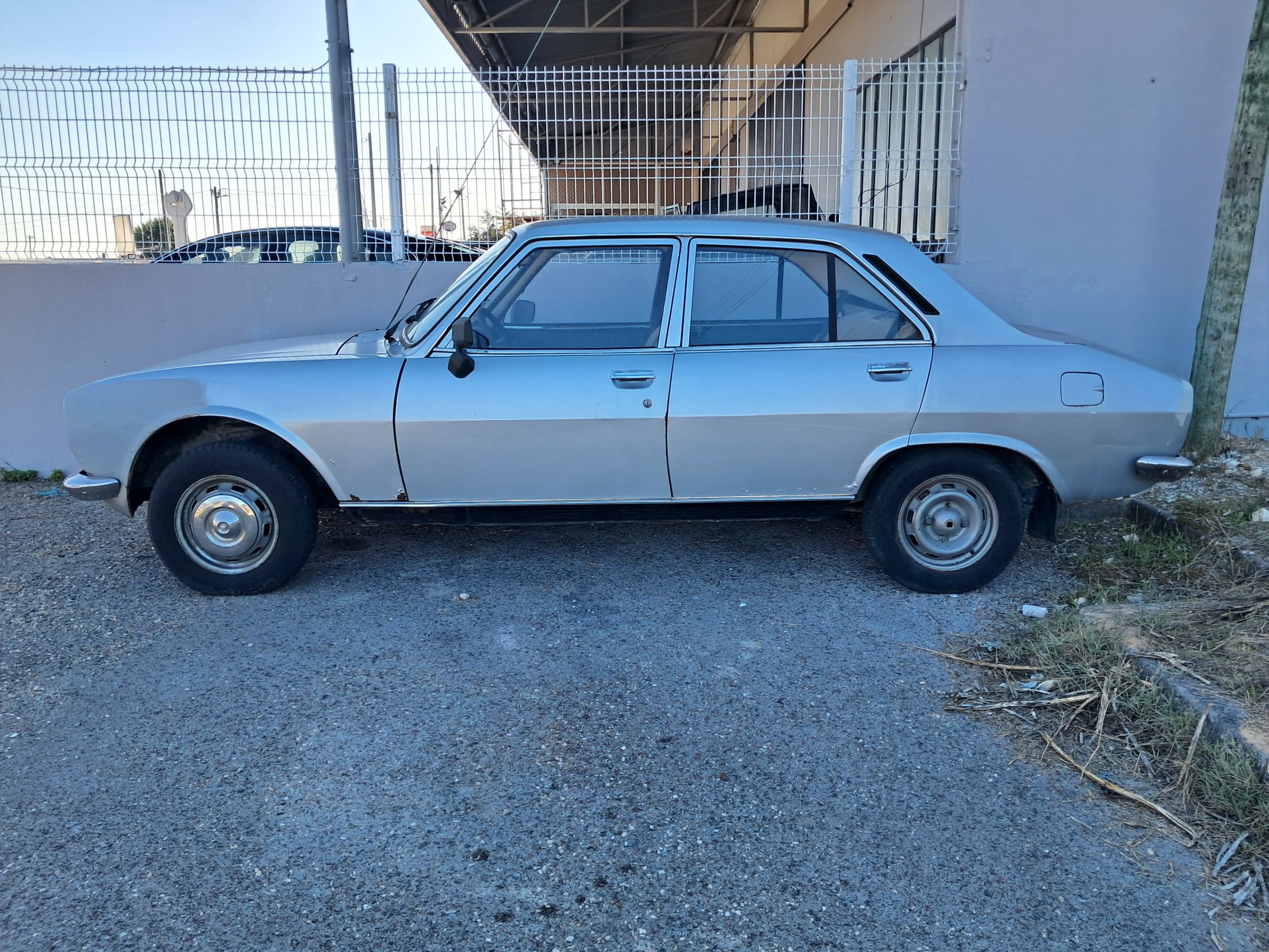 Peugeot 504 D (2).jpg
