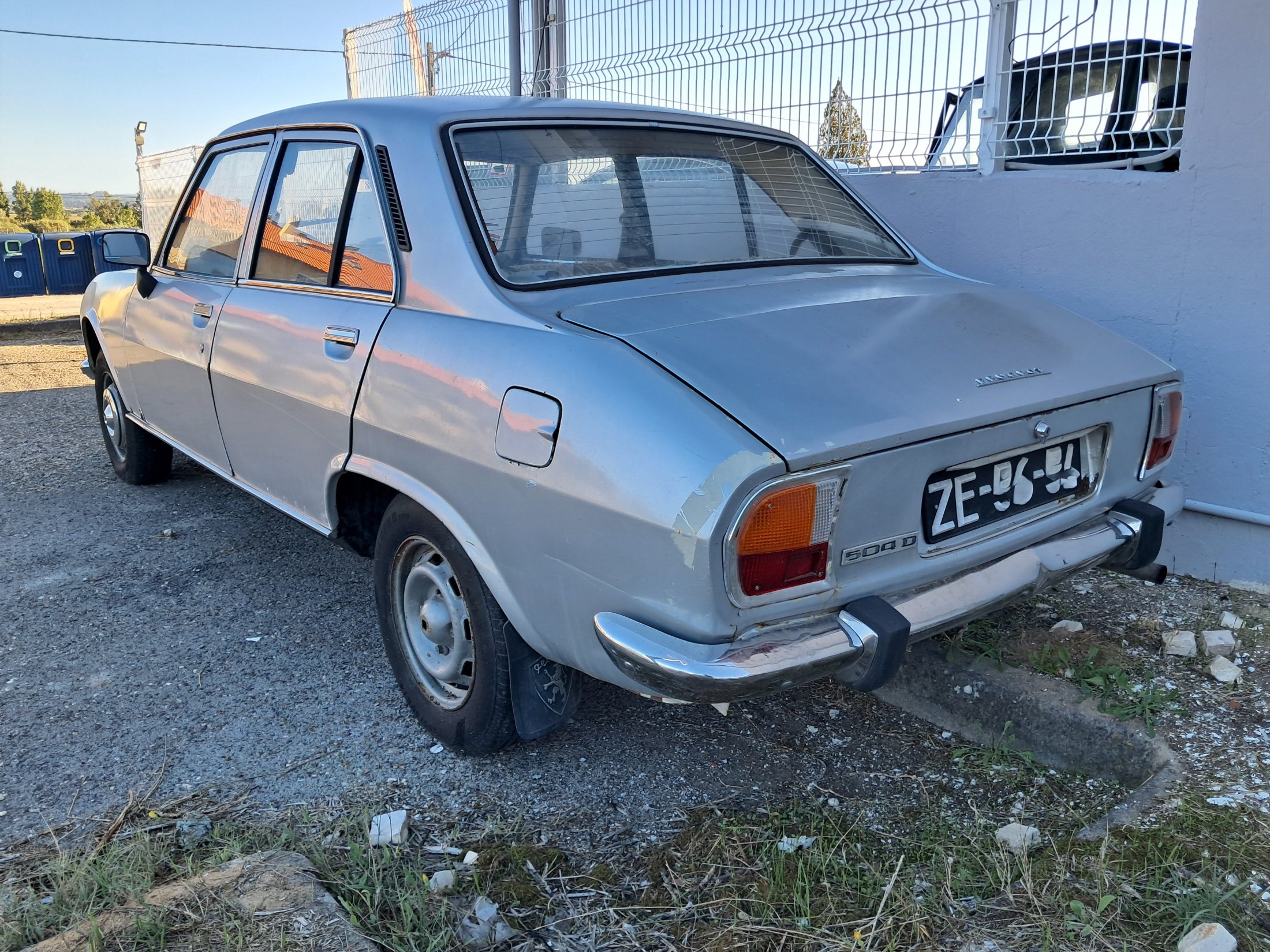 Peugeot 504 D (3).jpg