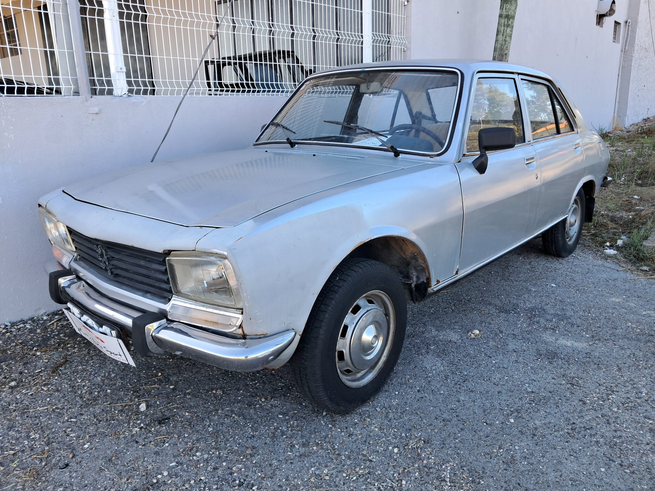Peugeot 504 D (1).jpg