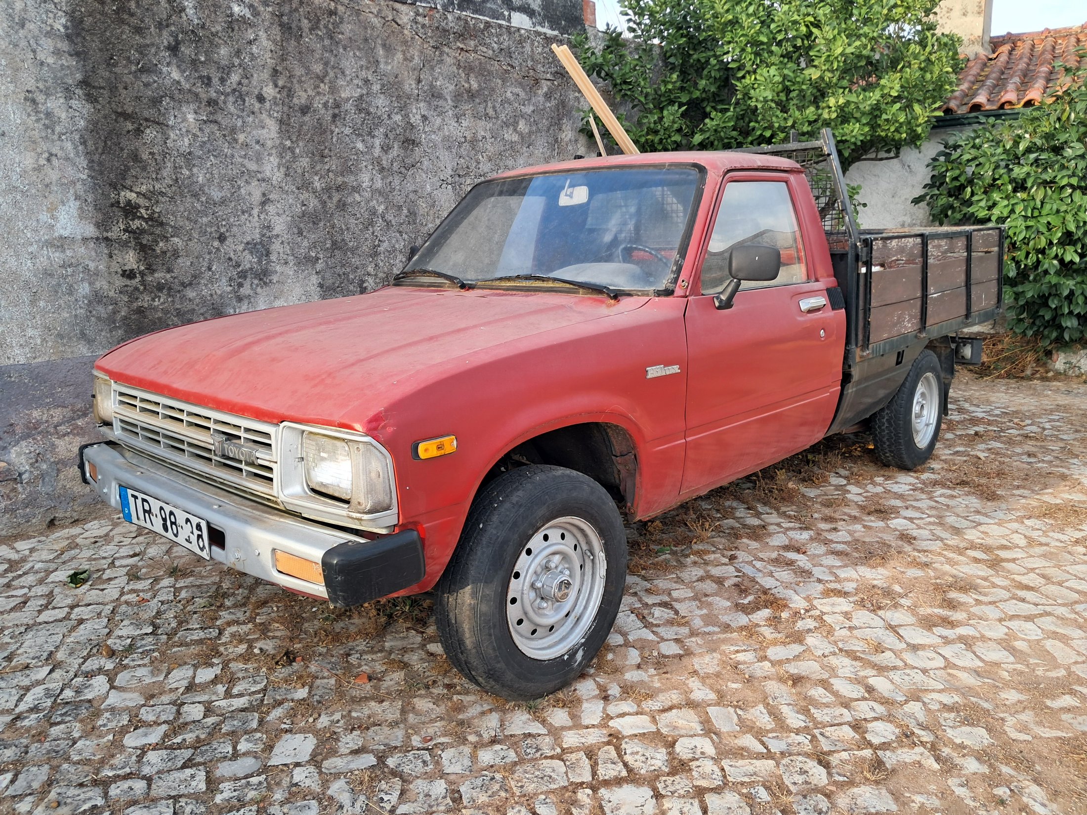 Toyota Hilux (N40) (2).jpg
