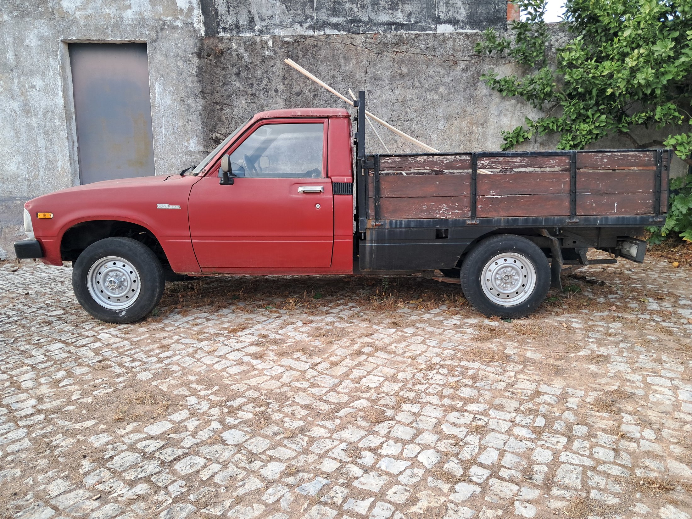 Toyota Hilux (N40) (3).jpg