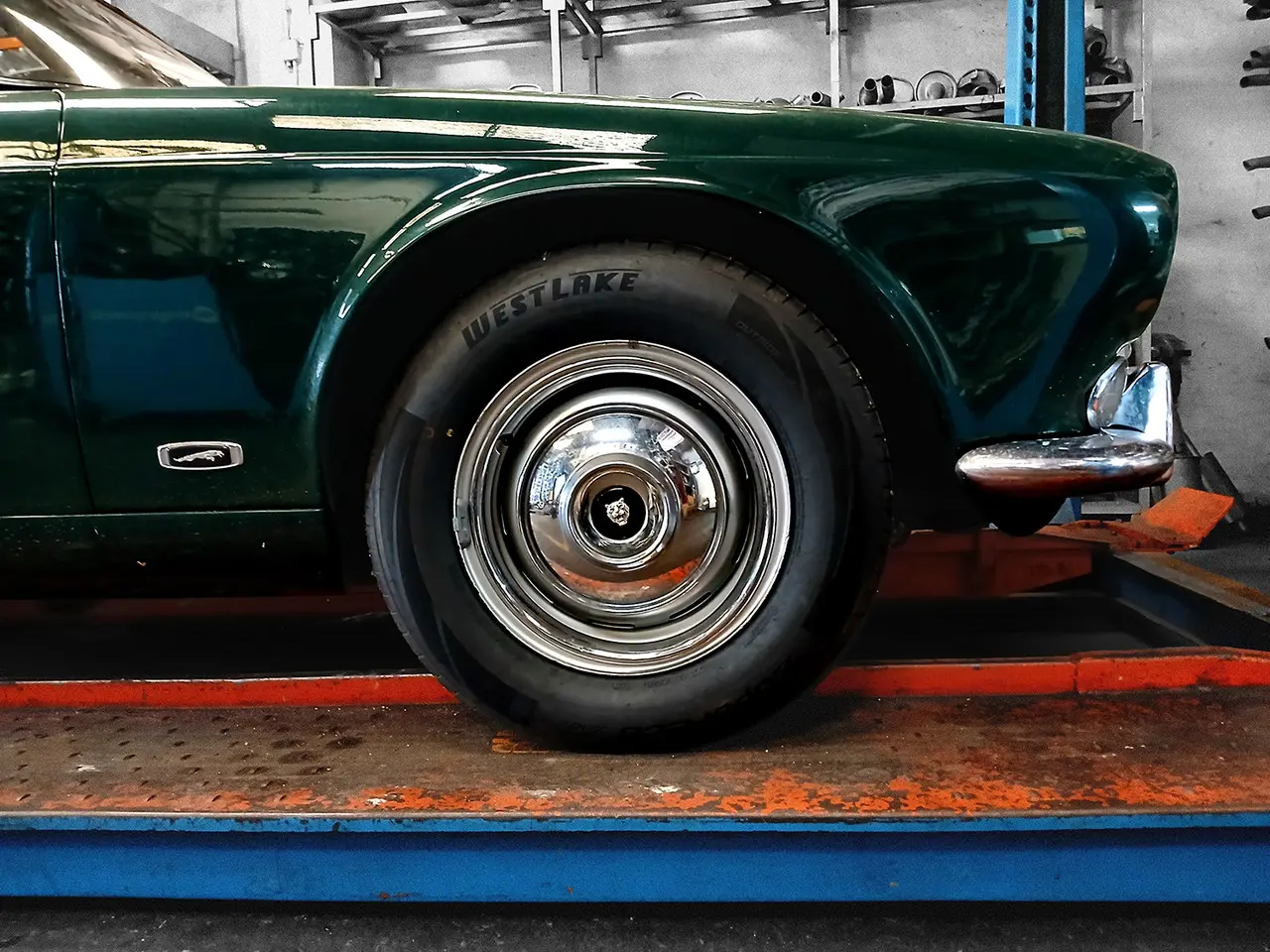 JAG-XJ-S1-EA2503-Bd4.webp