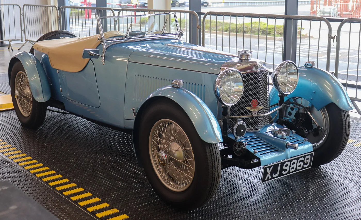 Aston Martin Le Mans