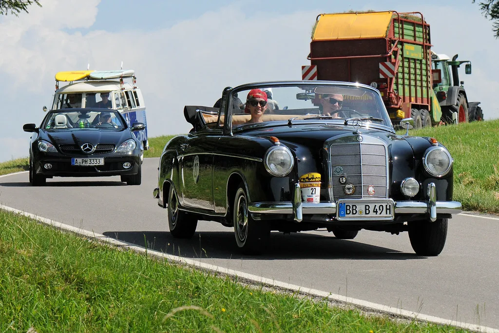 Mercedes-Benz 220 SE Cabriolet