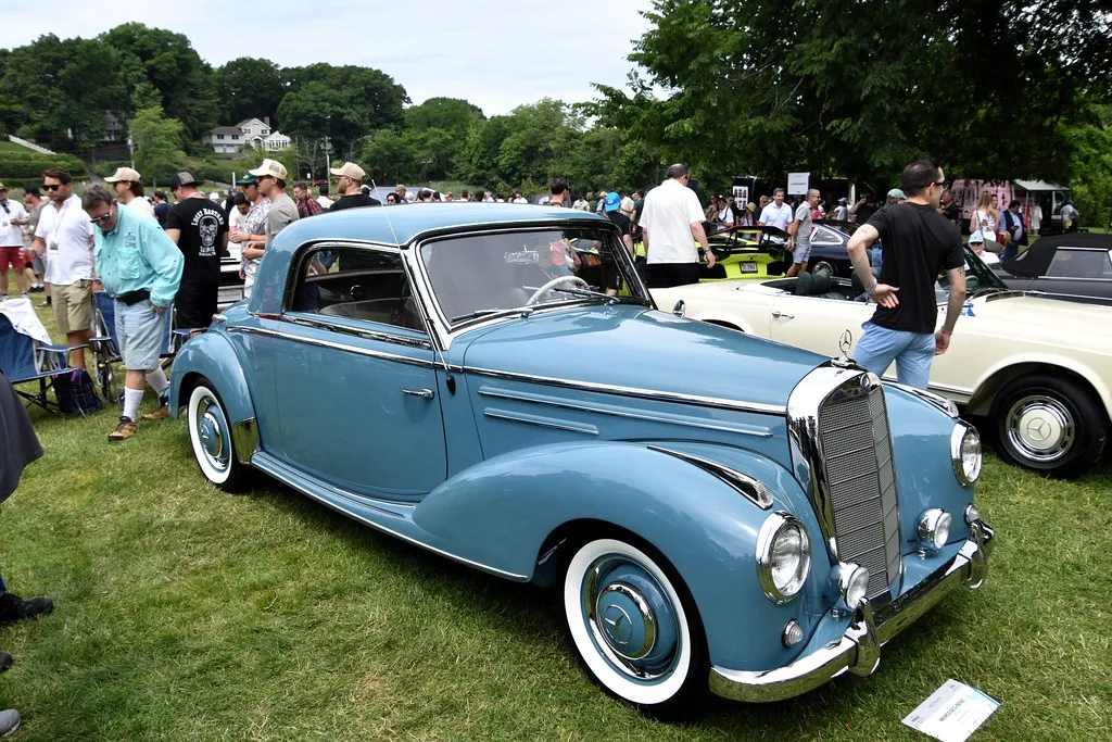 Mercedes-Benz 220 Coupé