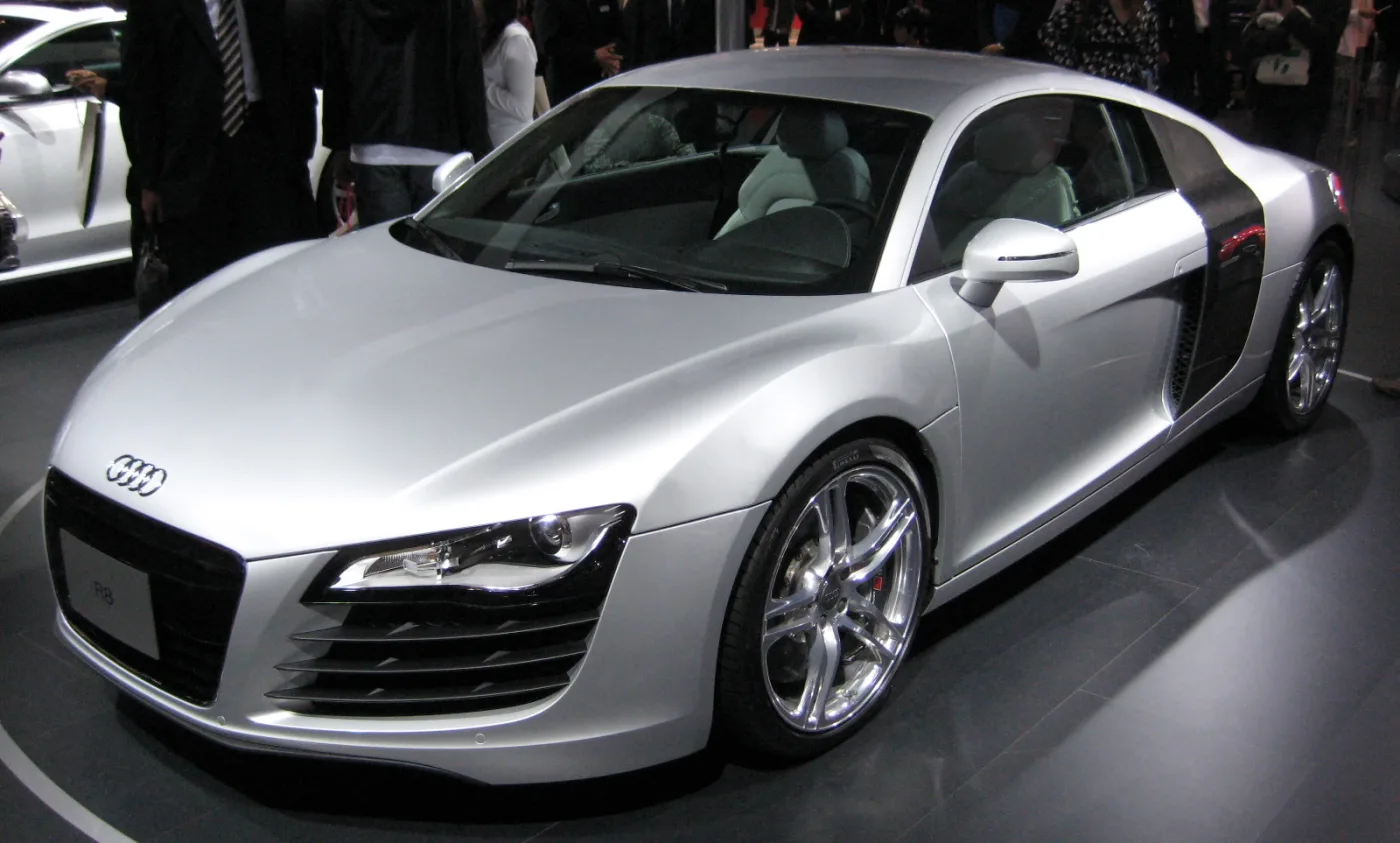 R8 4.2 V8
