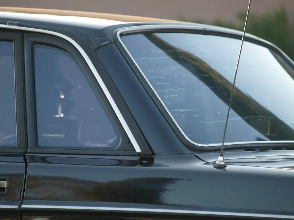 Volvo 240 242 DL